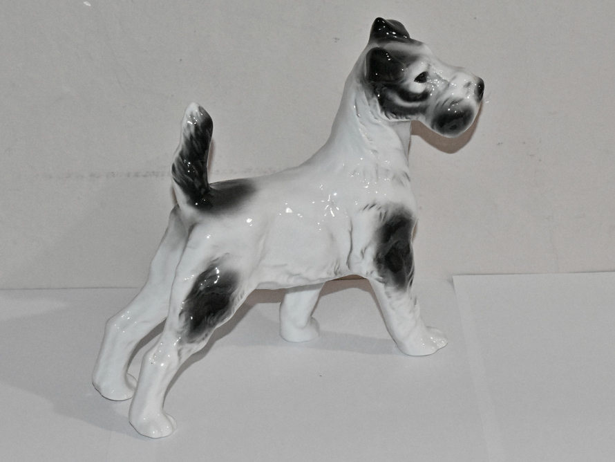 pes - foxteriér, styl Rosenthal