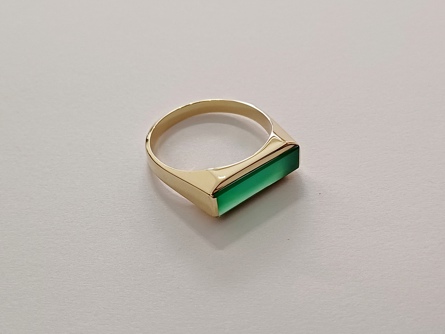 pánský zlatý prsten, chryzopras, ryzost 585/14k, 4,74 g, I. ČSR, lvíček