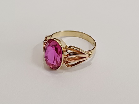 dámský zlatý prsten, barvoměnný rubín, ryzost 585/14k, 4,87 g