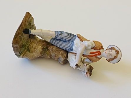 Mladík s beranem, Samson Francie, Ludwigsburg, 19. století, styl Míšeň