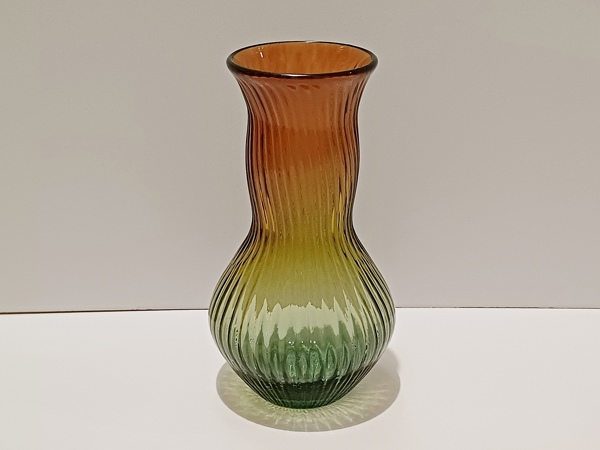 Designová váza, Vílém Veselý, Borské sklo Nový Bor, rok 1967/68