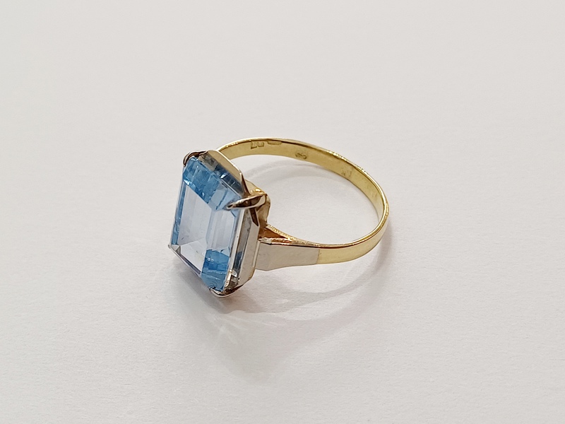 dámský zlatý prsten, akvamarín, ryzost Au 585/1000, 14 kt, 3,70 g, I.ČSR, lvíček