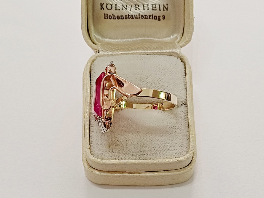 zlatý prsten s rubínem, Karat Brno, Au 585/1000, 14 kt, 50. léta, ČSR