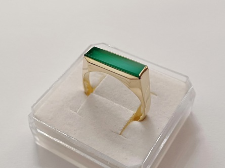 pánský zlatý prsten, chryzopras, ryzost 585/14k, 4,74 g, I. ČSR, lvíček