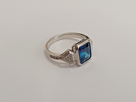 stříbrný prsten s modrým kamenem, styl Art Deco, safír, Ag 925/1000