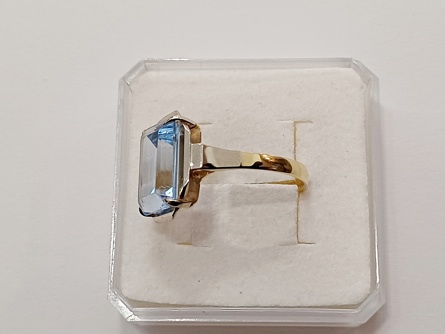 dámský zlatý prsten, akvamarín, ryzost 585/14k, 3,70 g, I.ČSR, lvíček