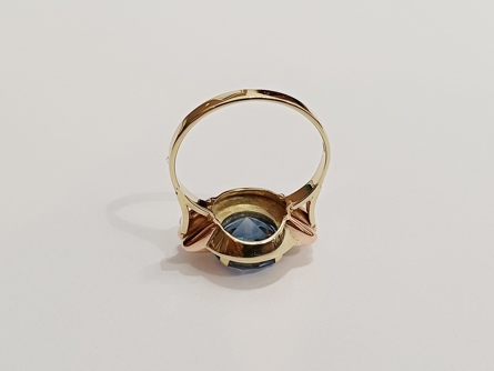 zlatý prsten se safírem, Au 585/1000, 14 kt, Art Deco, I.ČSR