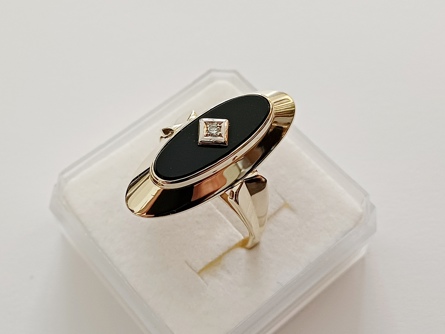 dámský zlatý prsten, onyx + diamant, ryzost 585/14k, 5,20 g, I.ČSR