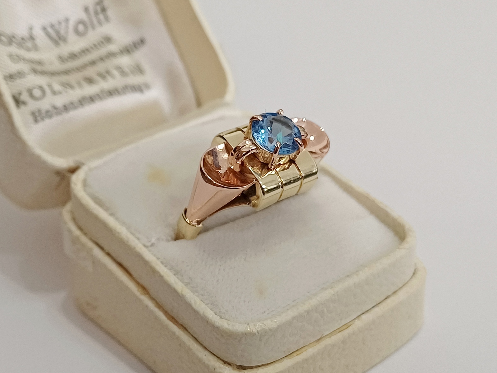zlatý prsten se safírem, Au 585/1000, 14 kt, Art Deco, I.ČSR