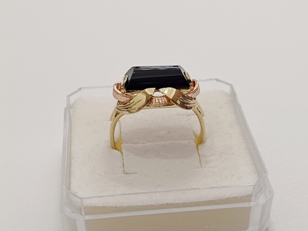 dámský zlatý prsten, onyx, ryzost 585/14k, 3,80 g, čejka