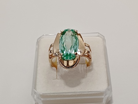 dámský zlatý prsten, ryzost 375/9 kt, 5,98 g, zelený beryl
