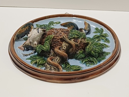 keramický závěsný talíř s reliéfem - ptáci, 32 cm, B. Bloch Eichwald