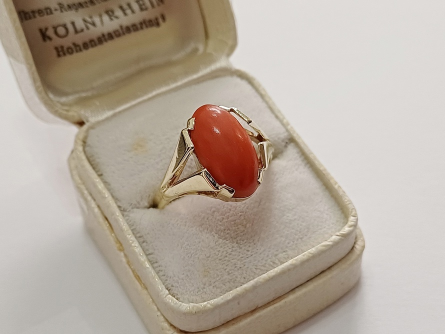 zlatý dámský prsten s korálem, Au 585/1000, 14 kt, 60. léta